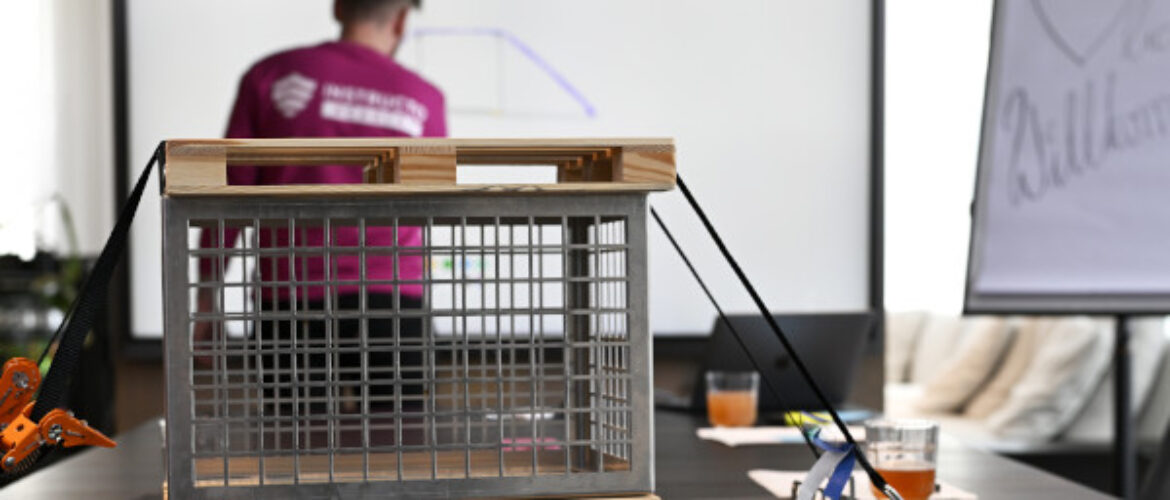 Ladungssicherung auf Straßenfahrzeugen: Erstausbildung nach VDI 2700a, 2700 Blatt 1