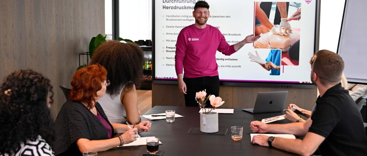 Erste-Hilfe-Kurs für Fahrschüler*innen und Privatpersonen